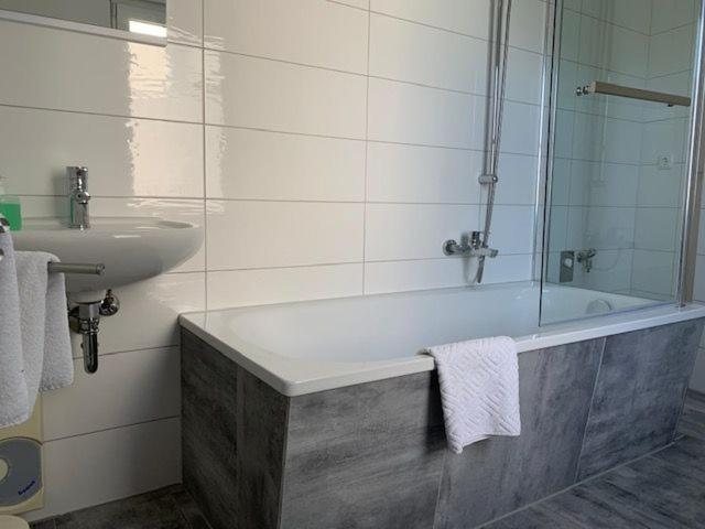 City Hotel-Pension Brandenburg Brandenburg  Bagian luar foto