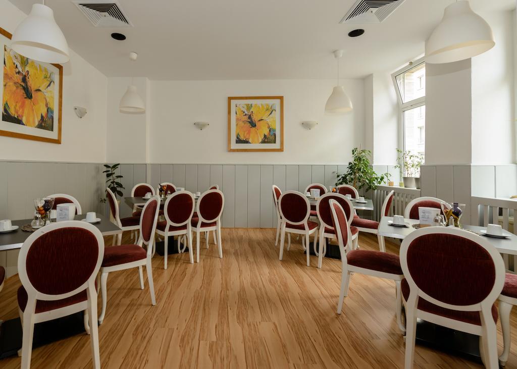 City Hotel-Pension Brandenburg Brandenburg  Bagian luar foto